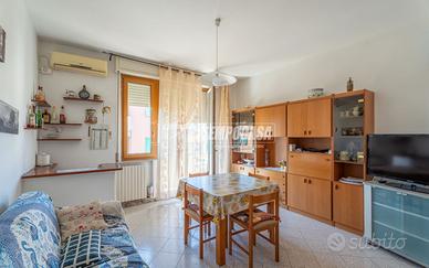 Trilocale ampio ultimo piano in zona Nuova