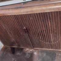 radio giradischi antico Magnadyne particolare