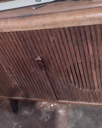 radio giradischi antico Magnadyne particolare