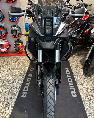 QJ MOTOR SRT 700 SX