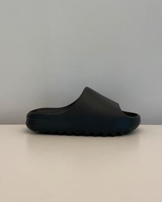 Yeezy Slide Onyx