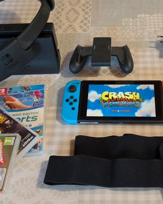 Nintendo Switch completo di accessori e giochi