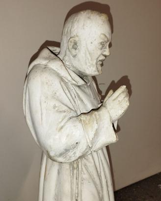 Padre Pio benedicente  statua sacra