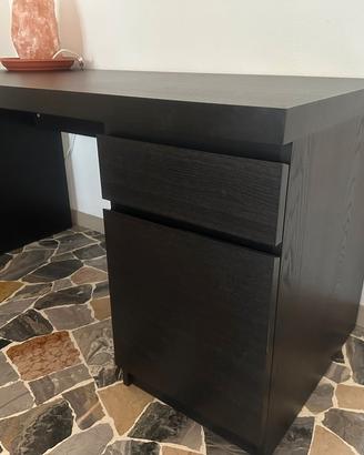 scrivania nera malm ikea