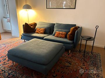 Divano 3 posti con poggiapiedi