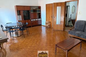 MONFALCONE - Ampio appartamento arredato per Ditte