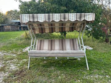 Dondolo in ferro esterno