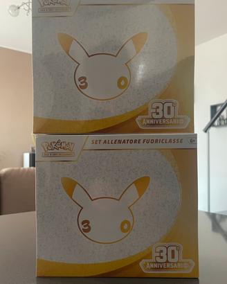 Pokemon 2 etb 30 anniversario ita sealed
