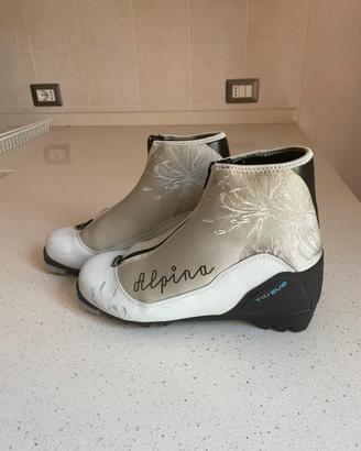 Scarpa sci fondo donna Alpina n. 39