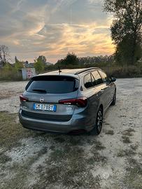 Fiat Tipo SW 2022 con VW Caddy Maxi
