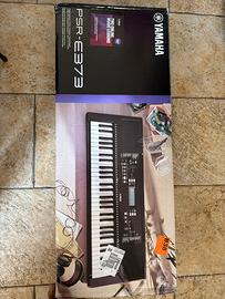 Pianoforte YAMAHA PSR-E373