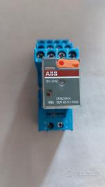 Relè ABB 230Vac con zoccolo, 4 contatti NO/NC
