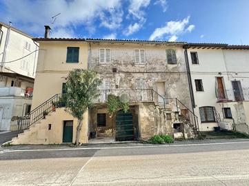 CASA SEMINDIPENDENTE A ASSISI