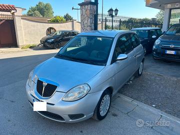 Lancia Ypsilon 1.3 MJT 75 CV Argento