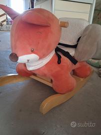 Dondolo peluche in legno a forma di volpe 