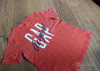 T-shirt GAP rossa