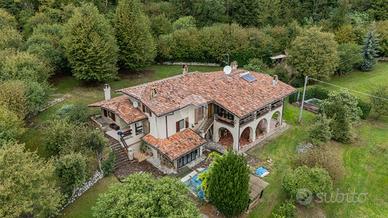 VILLA SINGOLA A BOTTICINO