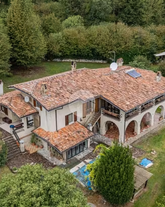 VILLA SINGOLA A BOTTICINO