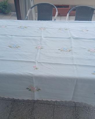 Tovaglia con tovaglioli
