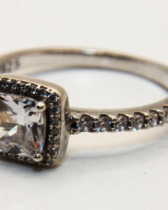 Splendido anello Vintage argento pietre