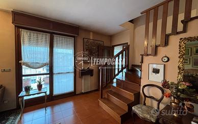 Attico bilivello di pregio con terrazzo e box !!