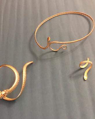 Set di  tre bijoux: bracciale-girocollo-anello