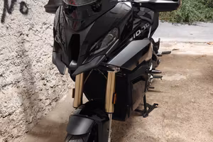 s1000xr triple black