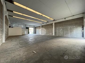 CAPANNONE A BERLINGO