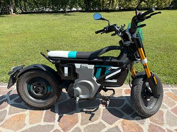 Bmw CE 02 11 kw