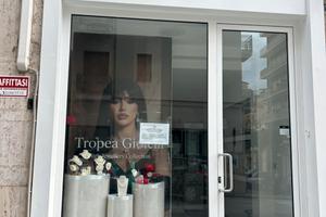 Locale commerciale 35 mq con annesso soppalco int