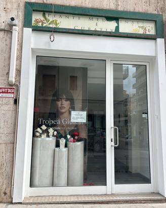 Locale commerciale 35 mq con annesso soppalco int