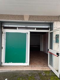 Deposito 100mq con parcheggio -contrada serroni(av