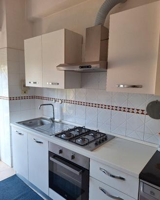 Cucina completa bianca buono stato