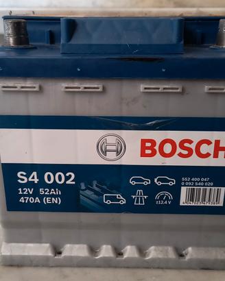 Batteria Auto Bosch S4 002 - 12V 52Ah 470A, 9mesi 