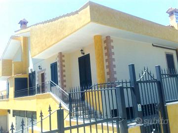 VALLE FIORITA | Villa su 3 livelli | Giardino