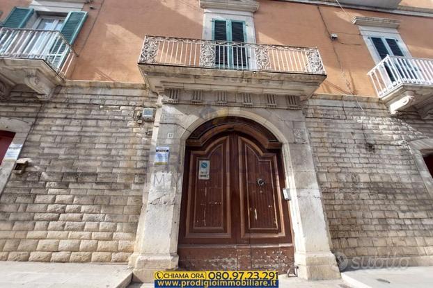 Casa d'epoca con ascensore e terrazzo a Terlizzi