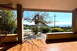VILLA A SCHIERA A MURAVERA