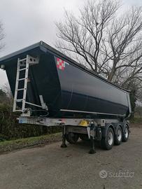 Rimorchio coibentato menci