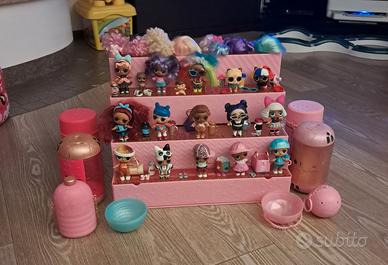 Collezione di 17 LOL con espositore e contenitori
