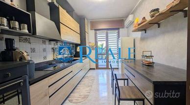 Appartamento di 100 m² con 4 locali e box auto a I