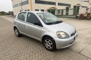 Toyota Yaris 1.0i 16V cat 5 porte Sol