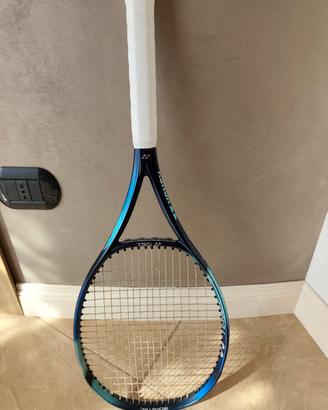 Racchette Ezone Yonex 305 gr piatto 98 seminuove.