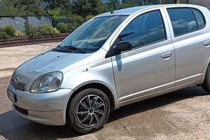 Auto Toyota Yaris
