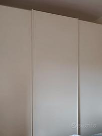 Armadio 3 Ante Scorrevoli 270 cm – Pari al Nuovo,