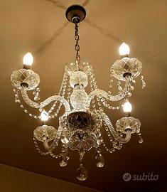 Lampadario a gocce in plexi