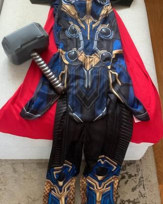 Vestito e Martello Thor
