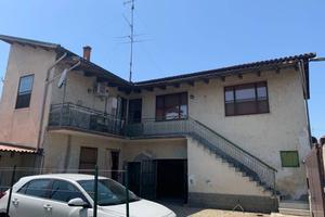 MORTARA VIC.: CASA LIBERA 4 LATI CON GIARDINO