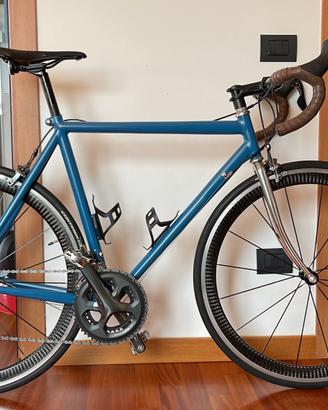 Bici da Corsa Restomod Vintage Moderna