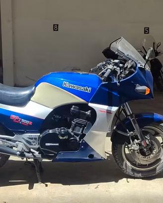 Kawasaki GPZ900