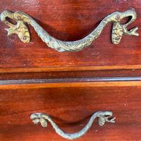 Armadio e settimanale con specchio